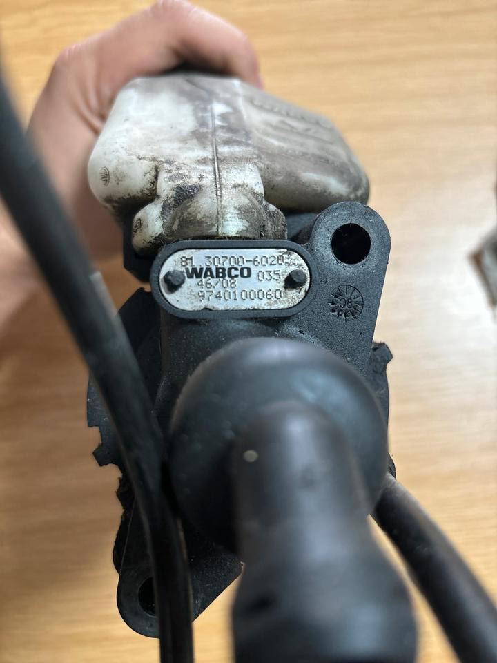 MAN WABCO Geberzylinder Kopplung 81.30700-6020 - 备件 适用于 卡车:图2 MAN WABCO Geberzylinder Kopplung 81.30700-6020 - 备件 适用于 卡车:图2