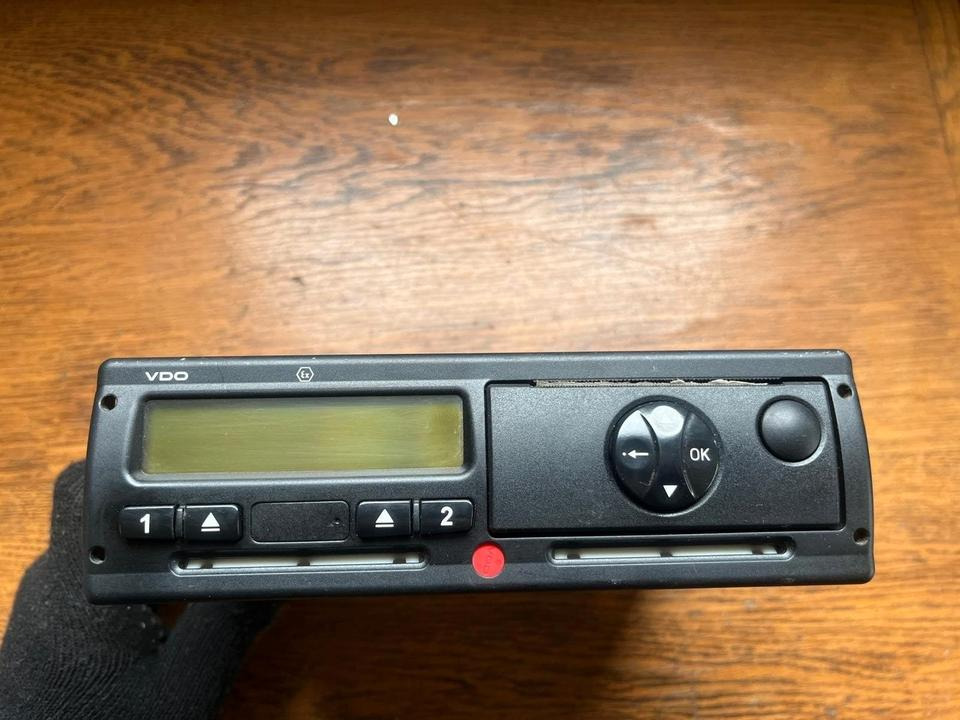 Mercedes Actros MP4 Tachograph A0024463633 - 行车记录仪 适用于 卡车:图1 Mercedes Actros MP4 Tachograph A0024463633 - 行车记录仪 适用于 卡车:图1