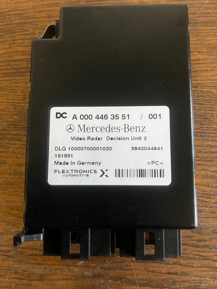 Mercedes Actros MP4 Video Radar Steuergerät A0004463551 - ECU 适用于 卡车:图3 Mercedes Actros MP4 Video Radar Steuergerät A0004463551 - ECU 适用于 卡车:图3