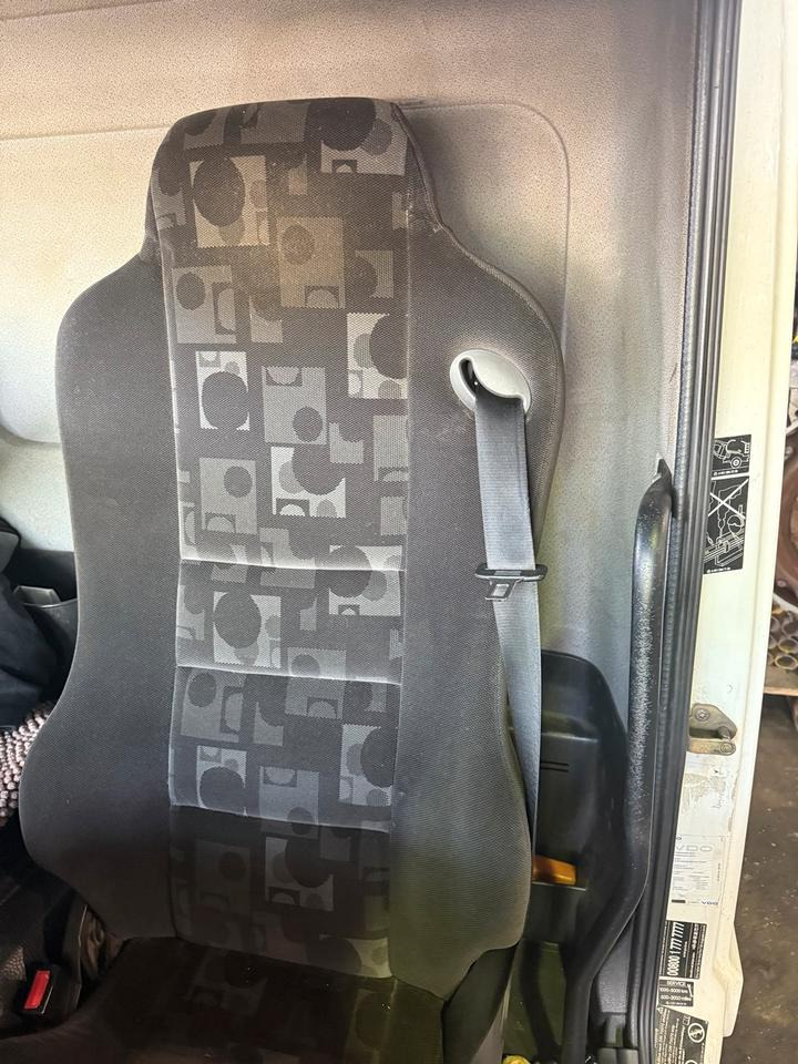 Mercedes Atego 3 Fahrersitz - 座椅 适用于 卡车:图3 Mercedes Atego 3 Fahrersitz - 座椅 适用于 卡车:图3