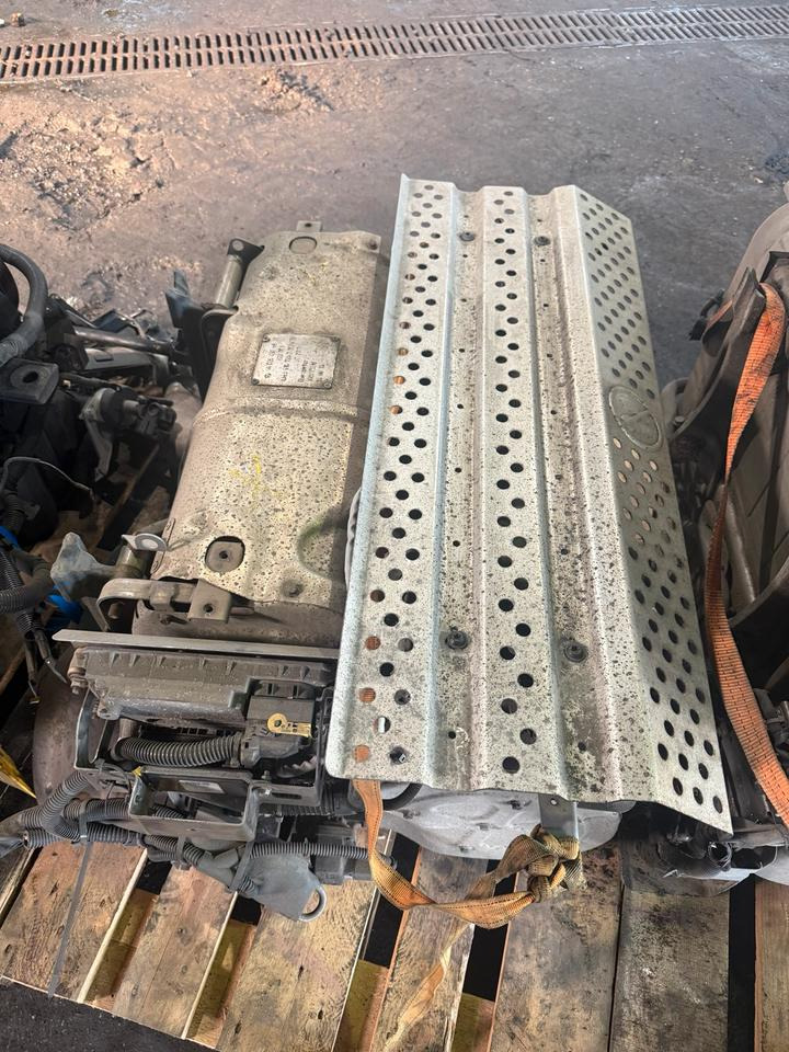 Mercedes Atego 4 EU6 Auspuff Katalysator A0054906812 - 催化转化器 适用于 卡车:图1 Mercedes Atego 4 EU6 Auspuff Katalysator A0054906812 - 催化转化器 适用于 卡车:图1