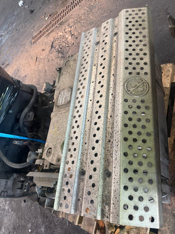 Mercedes Atego 4 EU6 Auspuff Katalysator A0054906812 - 催化转化器 适用于 卡车:图3 Mercedes Atego 4 EU6 Auspuff Katalysator A0054906812 - 催化转化器 适用于 卡车:图3