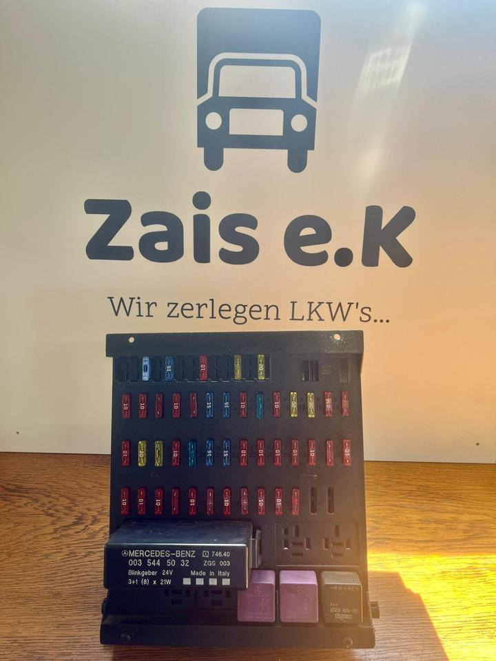 Mercedes Atego Sicherungskasten (Zentralelektrik) A0015433615 - 保险丝 适用于 卡车:图1 Mercedes Atego Sicherungskasten (Zentralelektrik) A0015433615 - 保险丝 适用于 卡车:图1