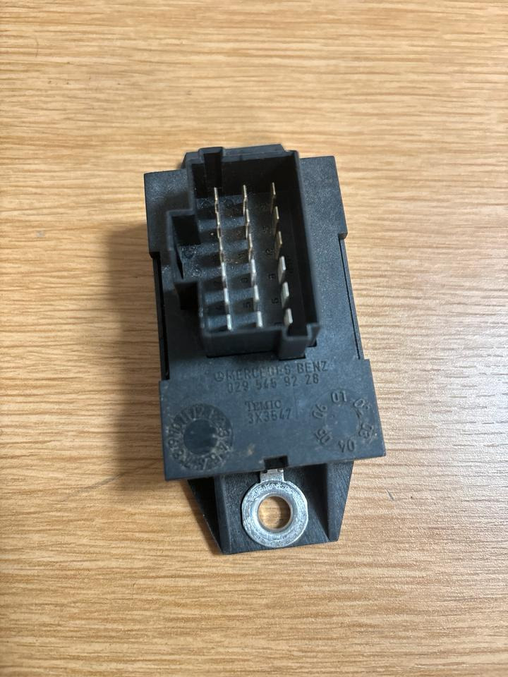 Mercedes Atego elektromagnetischer Filter A0295459228 - 电气系统 适用于 卡车:图2 Mercedes Atego elektromagnetischer Filter A0295459228 - 电气系统 适用于 卡车:图2