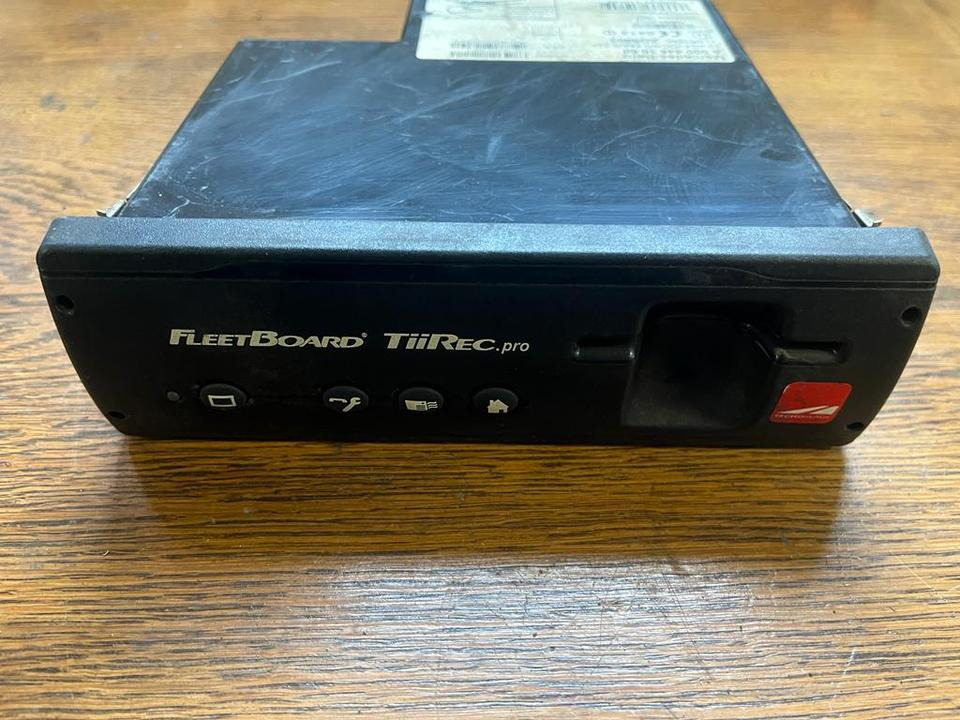 Mercedes-Benz Actros MP4 Tachograph FLEETBOARD A0004461060 - 行车记录仪 适用于 卡车:图1 Mercedes-Benz Actros MP4 Tachograph FLEETBOARD A0004461060 - 行车记录仪 适用于 卡车:图1