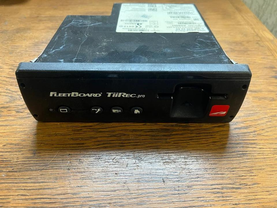 Mercedes-Benz Actros MP4 Tachograph FLEETBOARD A0004462260 - 行车记录仪 适用于 卡车:图1 Mercedes-Benz Actros MP4 Tachograph FLEETBOARD A0004462260 - 行车记录仪 适用于 卡车:图1