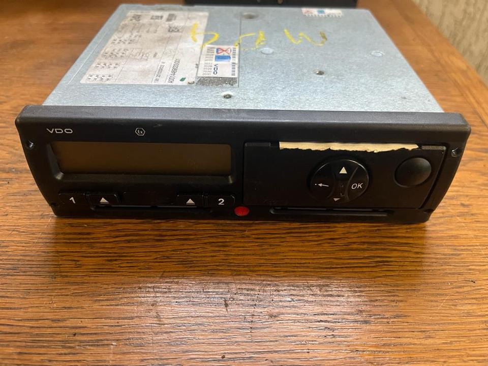 Mercedes-Benz Actros MP4 VDO Tachograph A0014469033 - 行车记录仪 适用于 卡车:图1 Mercedes-Benz Actros MP4 VDO Tachograph A0014469033 - 行车记录仪 适用于 卡车:图1