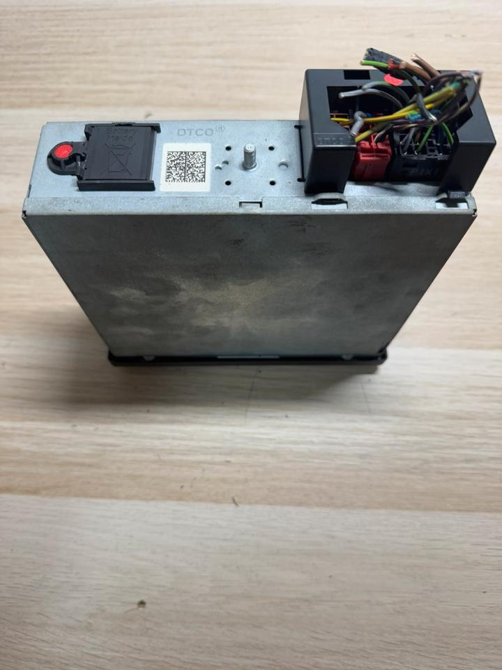 Mercedes Benz Actros MP4 VDO Tachograph A0014469033 - 行车记录仪:图3 Mercedes Benz Actros MP4 VDO Tachograph A0014469033 - 行车记录仪:图3