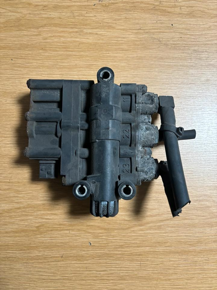 Mercedes Benz WABCO Magnetventil A0013271425 - 制动阀 适用于 卡车:图1 Mercedes Benz WABCO Magnetventil A0013271425 - 制动阀 适用于 卡车:图1