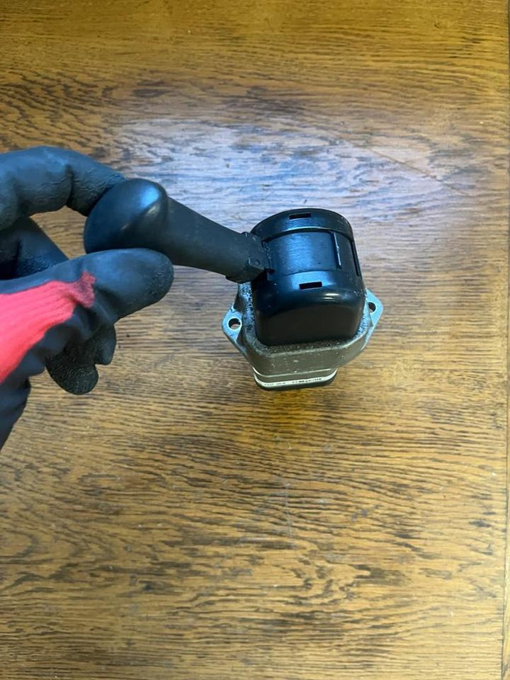 Mercedes Bremsventil Feststellbremse Handbremsventil A0004200284 - 制动阀 适用于 卡车:图3 Mercedes Bremsventil Feststellbremse Handbremsventil A0004200284 - 制动阀 适用于 卡车:图3