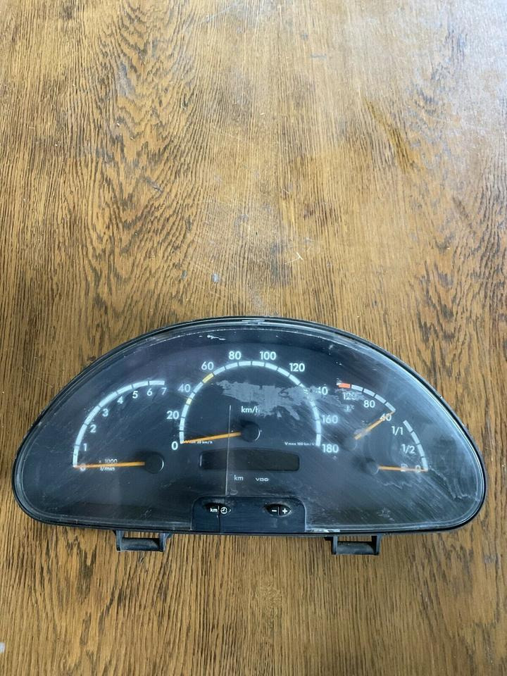 Mercedes Sprinter Kombiinstrument Tacho A0004468321 - 行车记录仪 适用于 卡车:图1 Mercedes Sprinter Kombiinstrument Tacho A0004468321 - 行车记录仪 适用于 卡车:图1
