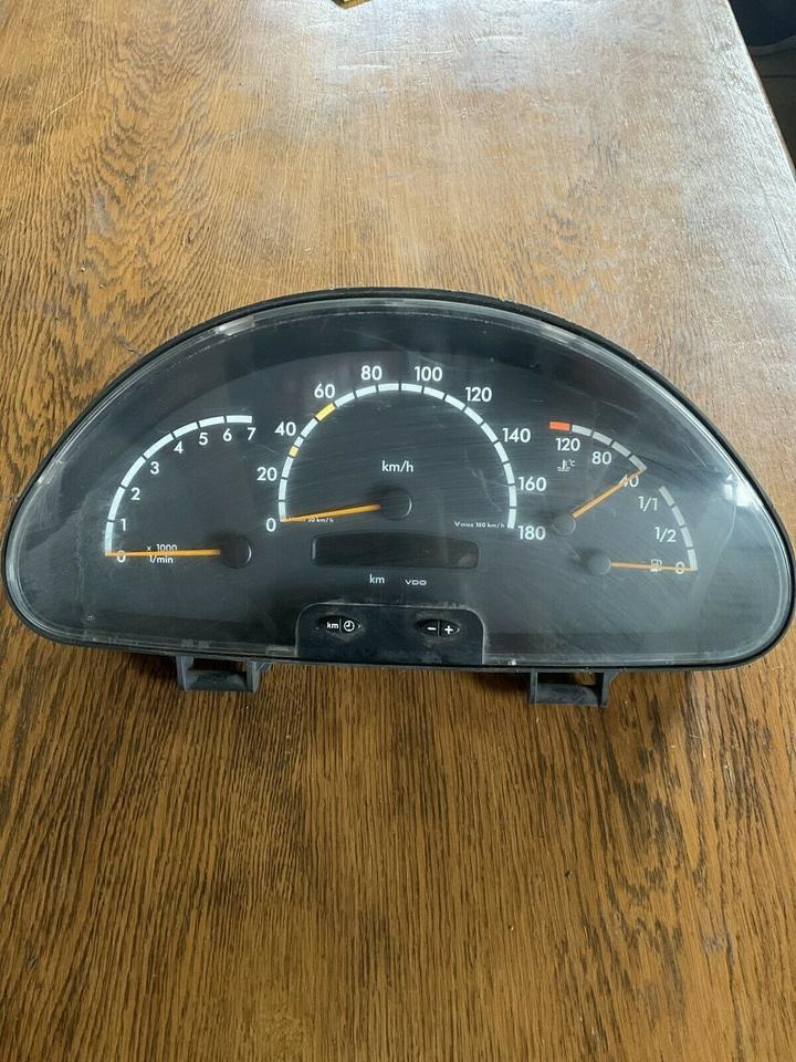 Mercedes Sprinter Tacho Kombiinstrument A0004467121 - 行车记录仪 适用于 卡车:图1 Mercedes Sprinter Tacho Kombiinstrument A0004467121 - 行车记录仪 适用于 卡车:图1