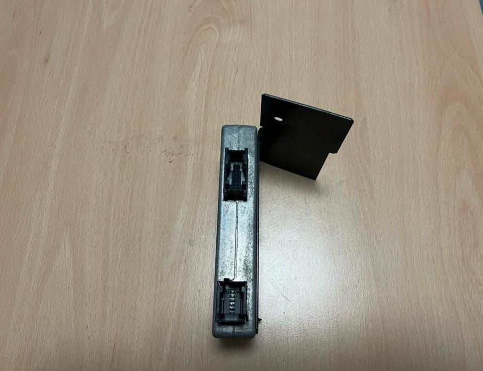 Mercedes Tel-Box Steuergerät Telefon A 002 820 26 26 - ECU 适用于 卡车:图3 Mercedes Tel-Box Steuergerät Telefon A 002 820 26 26 - ECU 适用于 卡车:图3