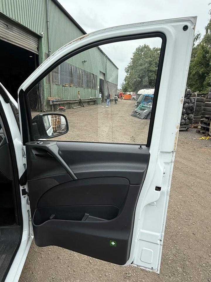 Mercedes VITO Beifahrertür Rechts komplett BJ 2012 - 车门及其零件 适用于 小型货车:图2 Mercedes VITO Beifahrertür Rechts komplett BJ 2012 - 车门及其零件 适用于 小型货车:图2