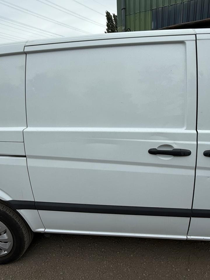 Mercedes VITO Seitentür Schiebetür BJ 2012 - 车门及其零件 适用于 小型货车:图1 Mercedes VITO Seitentür Schiebetür BJ 2012 - 车门及其零件 适用于 小型货车:图1