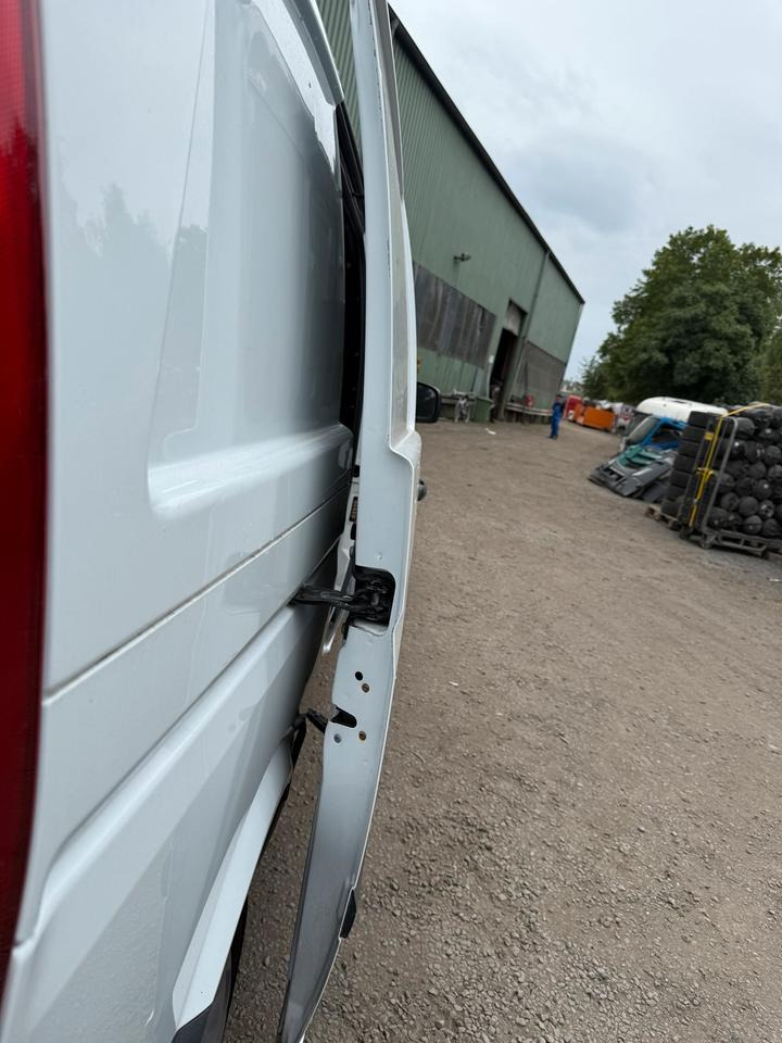 Mercedes VITO Seitentür Schiebetür BJ 2012 - 车门及其零件 适用于 小型货车:图5 Mercedes VITO Seitentür Schiebetür BJ 2012 - 车门及其零件 适用于 小型货车:图5