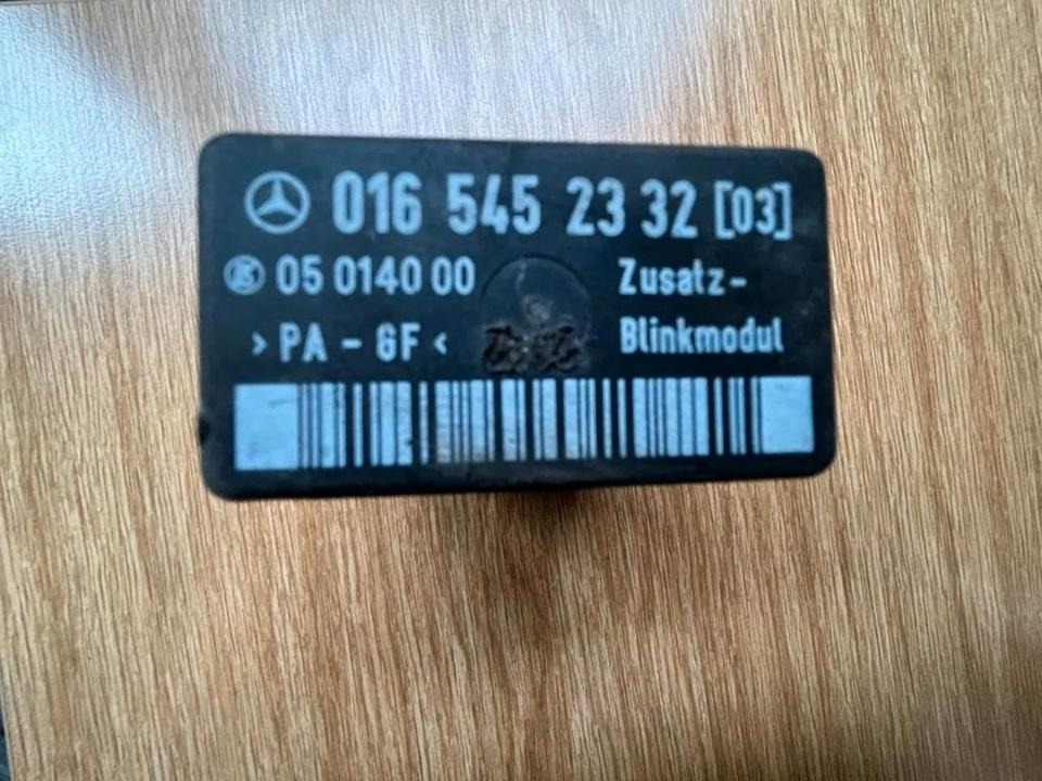 Mercedes W638 Vito Steuergerät Blinkermodul Relais 0165452332 - ECU 适用于 卡车:图2 Mercedes W638 Vito Steuergerät Blinkermodul Relais 0165452332 - ECU 适用于 卡车:图2