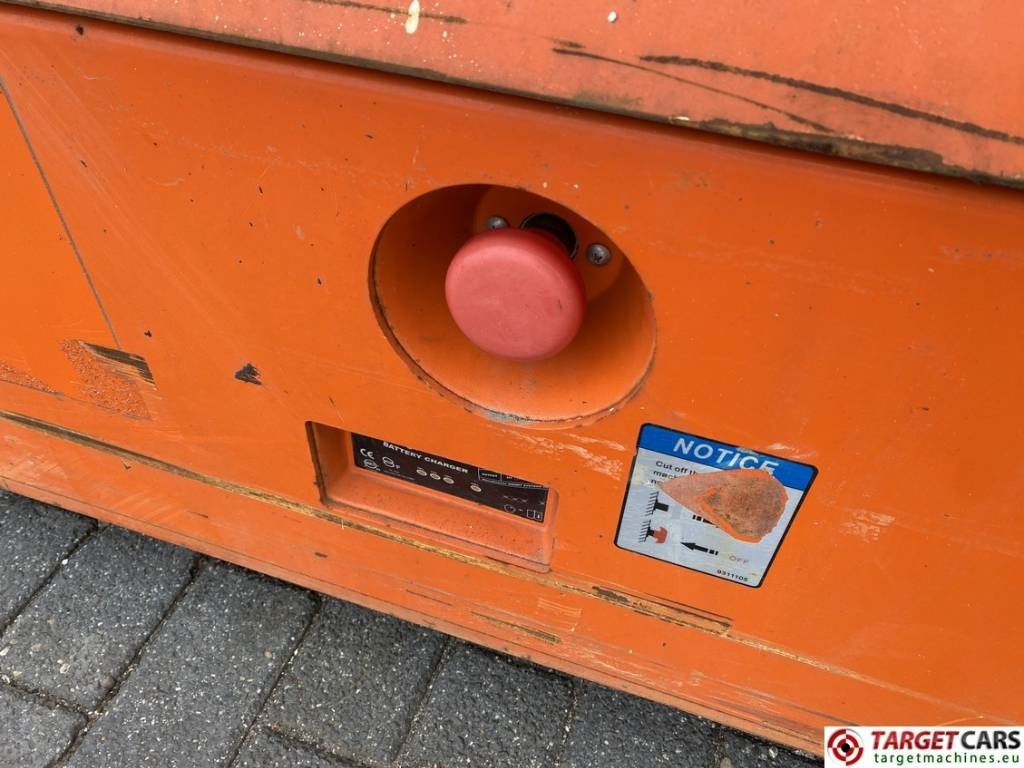 剪式升降机 Dingli JCPT1612DC Electric Scissor Work Lift 1570cm：图15