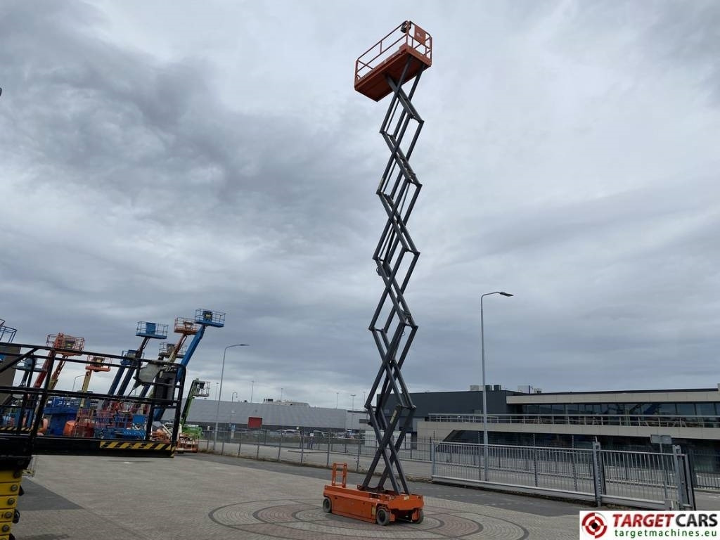 剪式升降机 Dingli JCPT1612DC Electric Scissor Work Lift 1570cm：图7