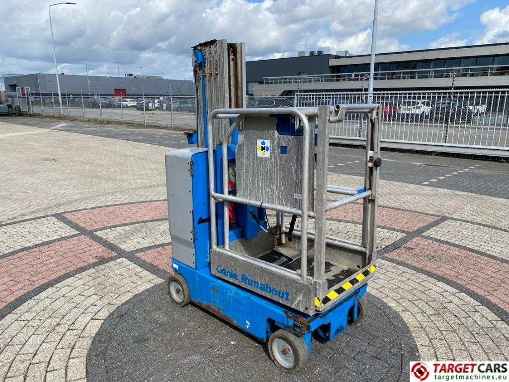 Genie GR-20 RunAbout Electric Vertical Mast Lift 802cm - 垂直桅杆升降机:图2 Genie GR-20 RunAbout Electric Vertical Mast Lift 802cm - 垂直桅杆升降机:图2