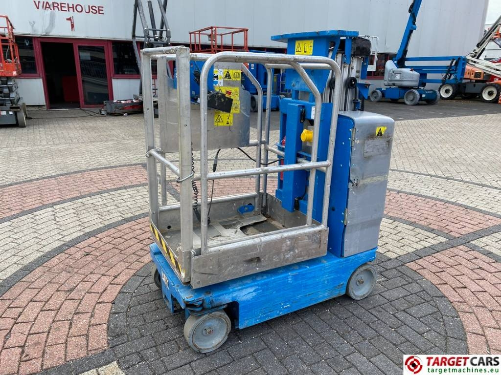 Genie GR15 RunAbout Electric Vertical Mast Lift 652cm - 垂直桅杆升降机:图1 Genie GR15 RunAbout Electric Vertical Mast Lift 652cm - 垂直桅杆升降机:图1