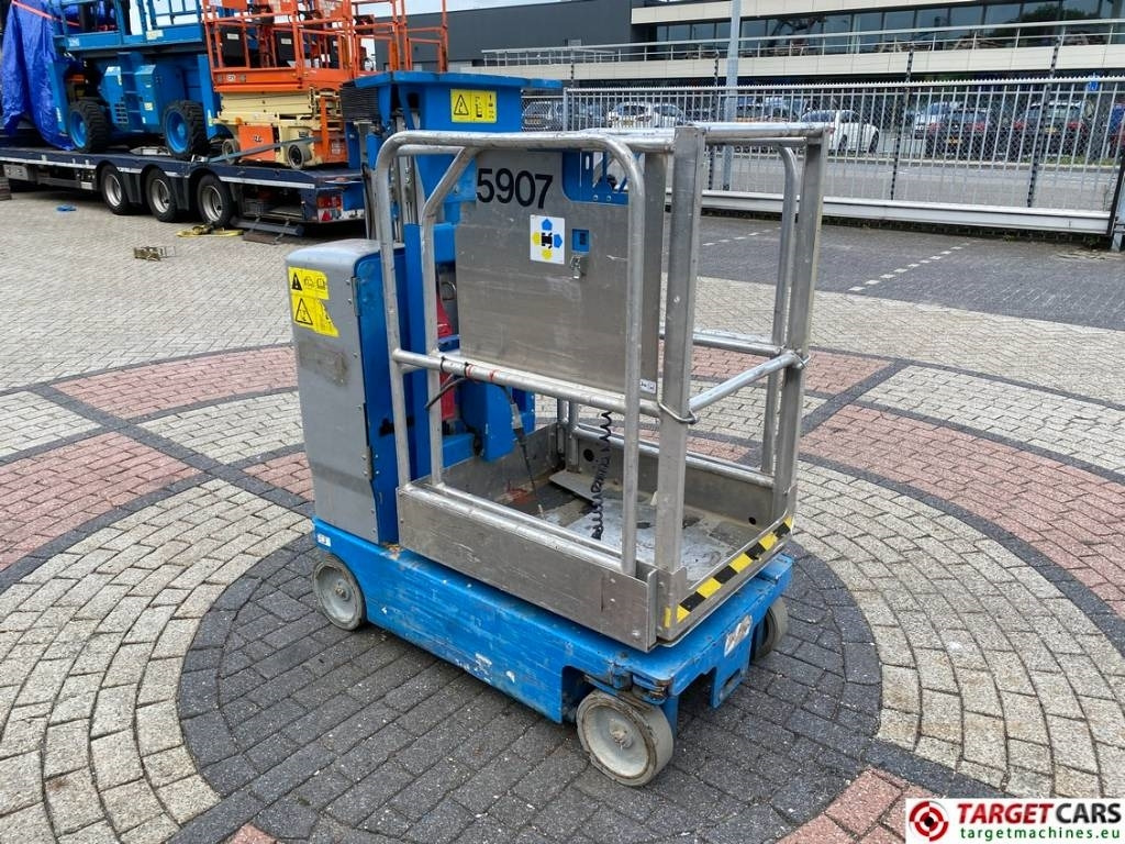 Genie GR15 RunAbout Electric Vertical Mast Lift 652cm - 垂直桅杆升降机:图2 Genie GR15 RunAbout Electric Vertical Mast Lift 652cm - 垂直桅杆升降机:图2