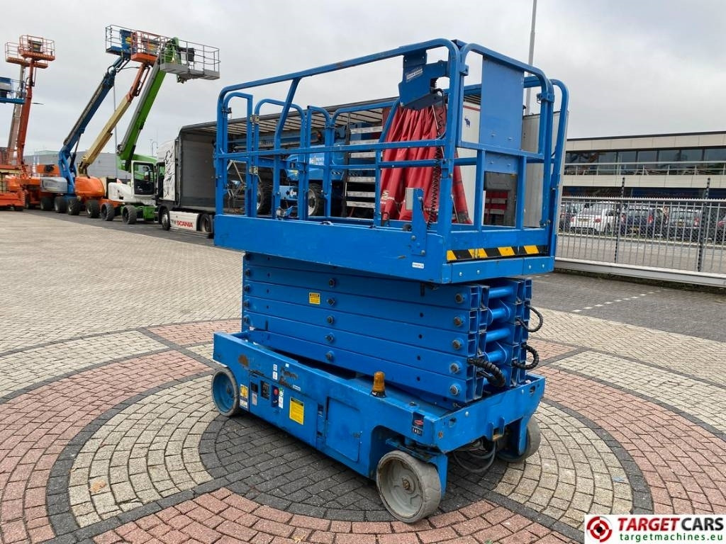 Genie GS-4047 Electric Scissor Work Lift 1389cm  - 剪式升降机:图2 Genie GS-4047 Electric Scissor Work Lift 1389cm  - 剪式升降机:图2