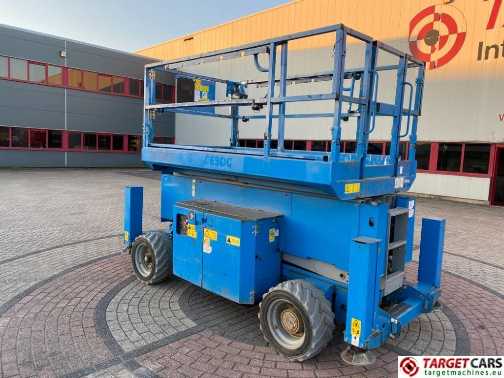 Genie GS-4069 DC Electric GS4069 Scissor WorkLift 1412cm - 剪式升降机:图4 Genie GS-4069 DC Electric GS4069 Scissor WorkLift 1412cm - 剪式升降机:图4