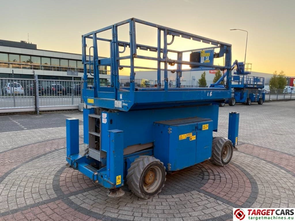 Genie GS-4069 DC Electric GS4069 Scissor WorkLift 1412cm - 剪式升降机:图3 Genie GS-4069 DC Electric GS4069 Scissor WorkLift 1412cm - 剪式升降机:图3