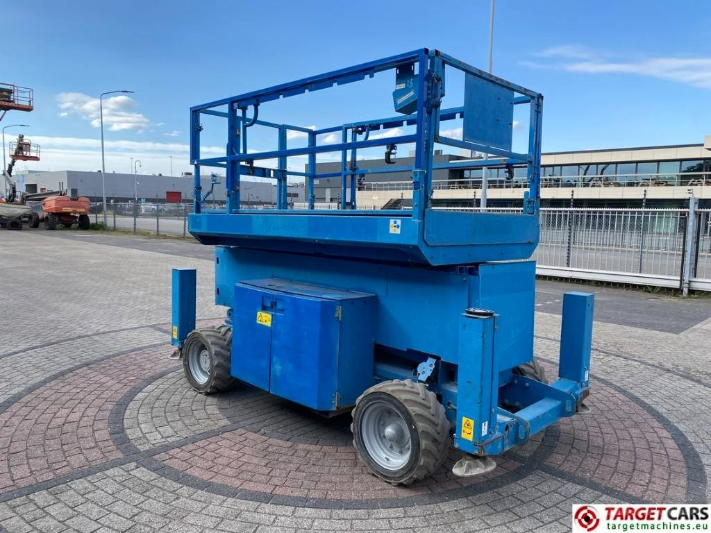 Genie GS-4069DC Electric 4x4 Scissor Work Lift 1412cm - 剪式升降机:图2 Genie GS-4069DC Electric 4x4 Scissor Work Lift 1412cm - 剪式升降机:图2