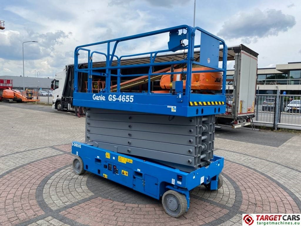 Genie GS-4655 Electric E-Drive Scissor Work Lift 1595cm - 剪式升降机:图2 Genie GS-4655 Electric E-Drive Scissor Work Lift 1595cm - 剪式升降机:图2