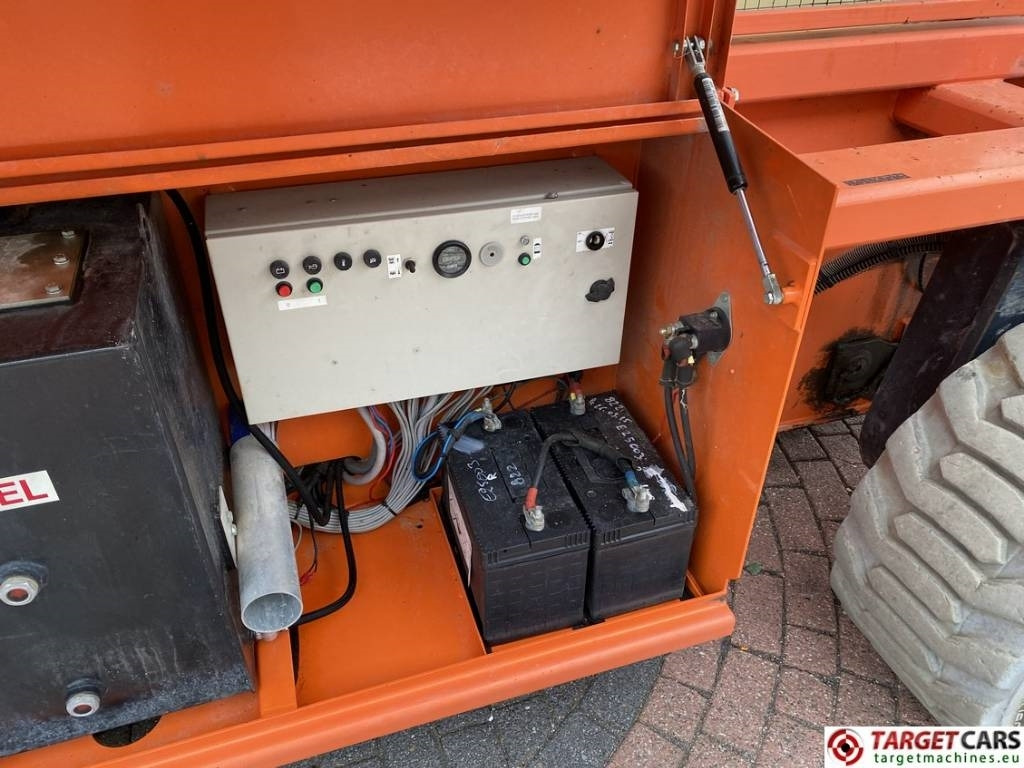 剪式升降机 Holland Lift B195DL-25 Diesel 4x4 Scissor Work Lift 2150cm：图12