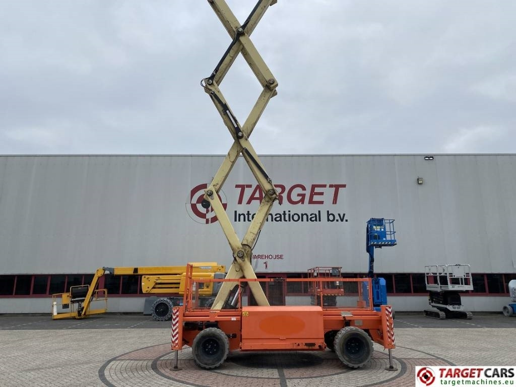 剪式升降机 Holland Lift B195DL-25 Diesel 4x4 Scissor Work Lift 2150cm：图28
