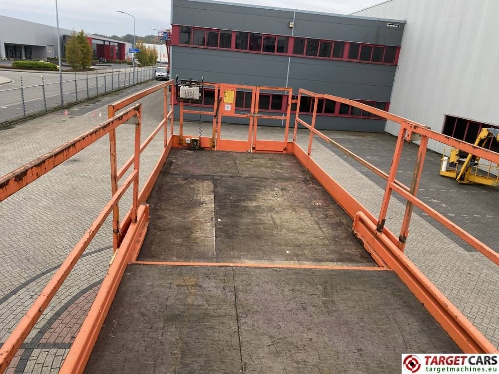 剪式升降机 Holland Lift B195DL-25 Diesel 4x4 Scissor Work Lift 2150cm：图8