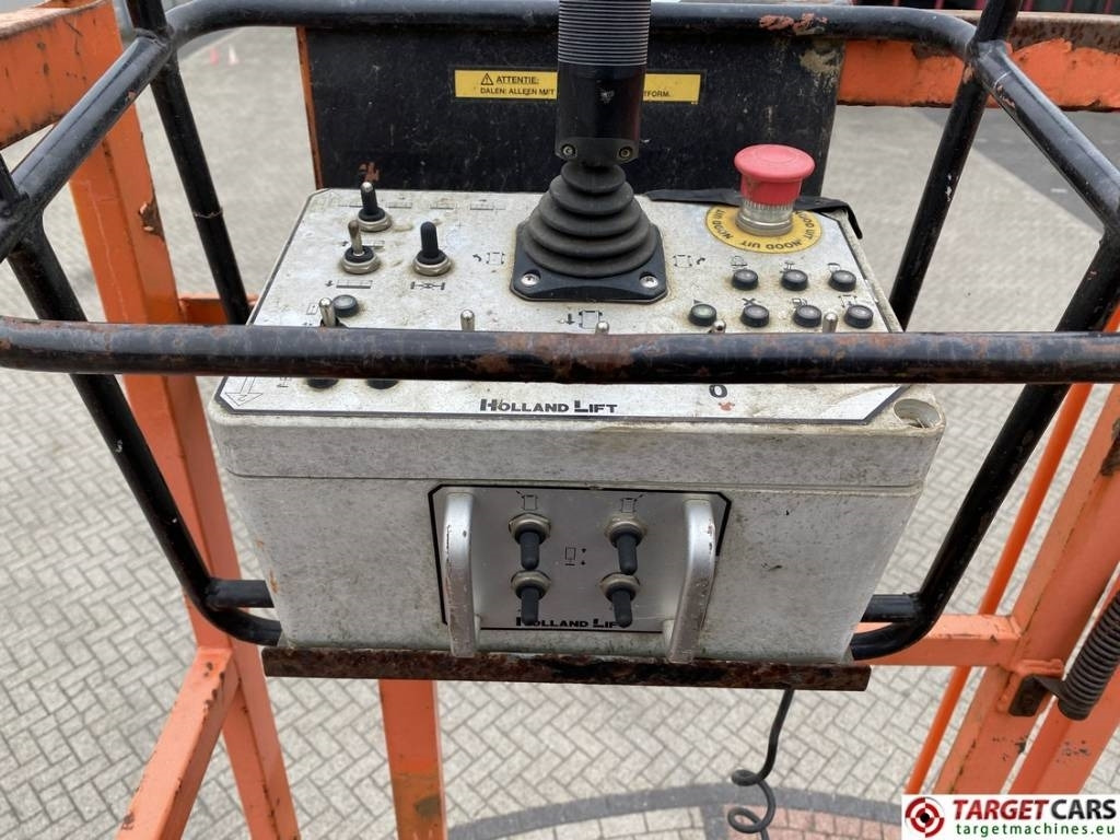 剪式升降机 Holland Lift B195DL-25 Diesel 4x4 Scissor Work Lift 2150cm：图41