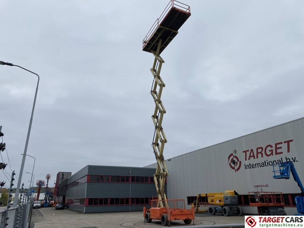剪式升降机 Holland Lift B195DL-25 Diesel 4x4 Scissor Work Lift 2150cm：图31