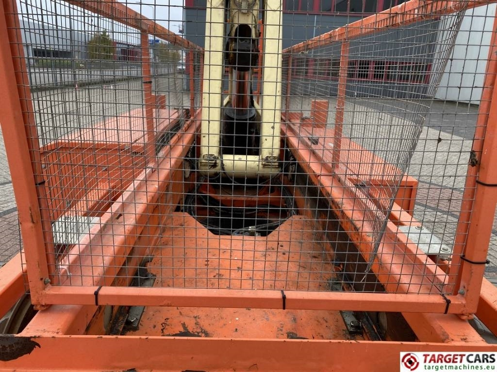 剪式升降机 Holland Lift B195DL-25 Diesel 4x4 Scissor Work Lift 2150cm：图47