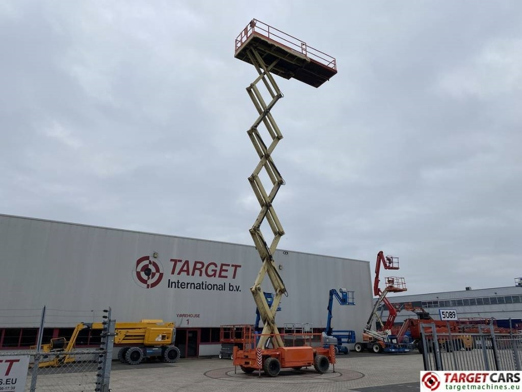 剪式升降机 Holland Lift B195DL-25 Diesel 4x4 Scissor Work Lift 2150cm：图6