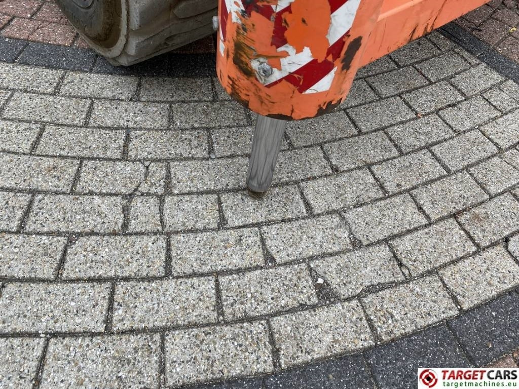 剪式升降机 Holland Lift B195DL-25 Diesel 4x4 Scissor Work Lift 2150cm：图27