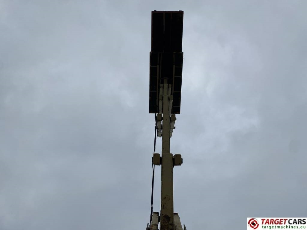 剪式升降机 Holland Lift B195DL-25 Diesel 4x4 Scissor Work Lift 2150cm：图33