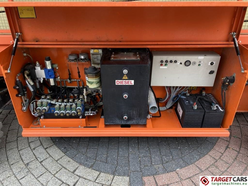 剪式升降机 Holland Lift B195DL-25 Diesel 4x4 Scissor Work Lift 2150cm：图11