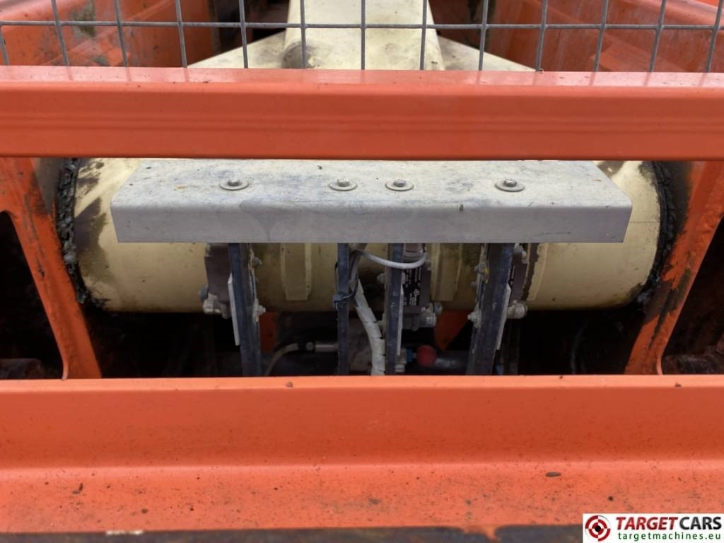 剪式升降机 Holland Lift B195DL-25 Diesel 4x4 Scissor Work Lift 2150cm：图37