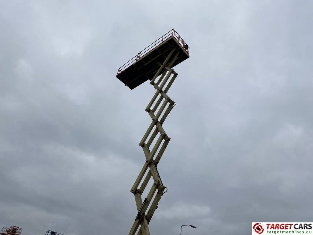 剪式升降机 Holland Lift B195DL-25 Diesel 4x4 Scissor Work Lift 2150cm：图32