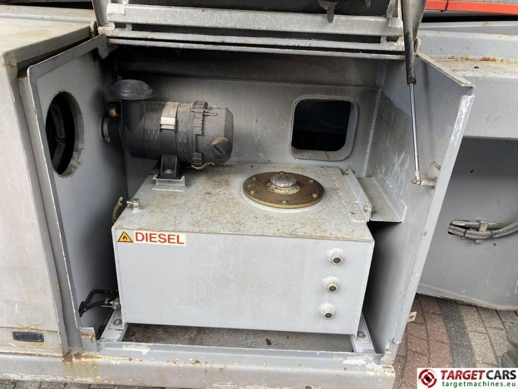 剪式升降机 Holland Lift Combistar M-250DL27 diesel scissor worklift 27.20M：图12
