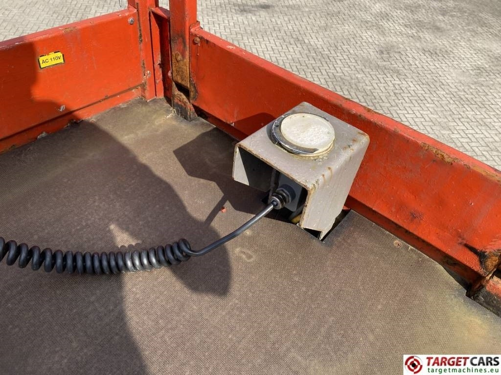 剪式升降机 Holland Lift Combistar M-250DL27 diesel scissor worklift 27.20M：图46