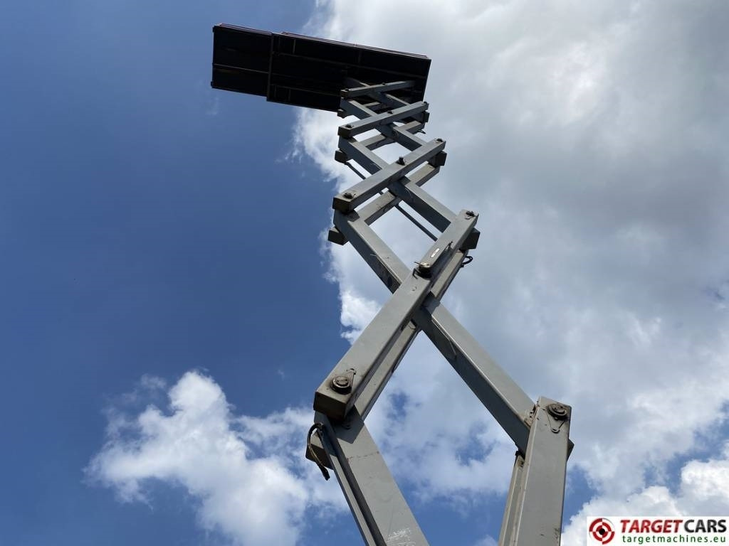 剪式升降机 Holland Lift Combistar M-250DL27 diesel scissor worklift 27.20M：图47
