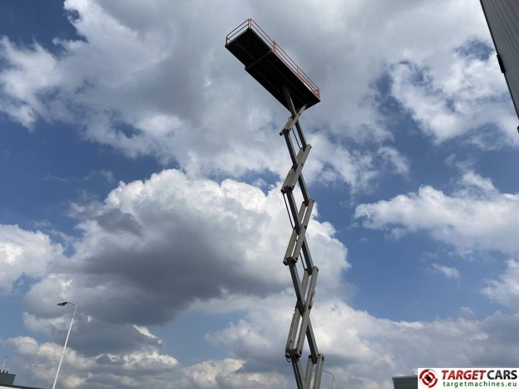 剪式升降机 Holland Lift Combistar M-250DL27 diesel scissor worklift 27.20M：图39