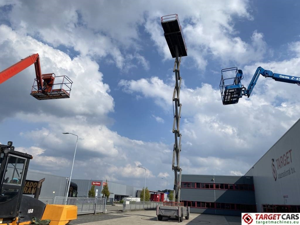 剪式升降机 Holland Lift Combistar M-250DL27 diesel scissor worklift 27.20M：图6