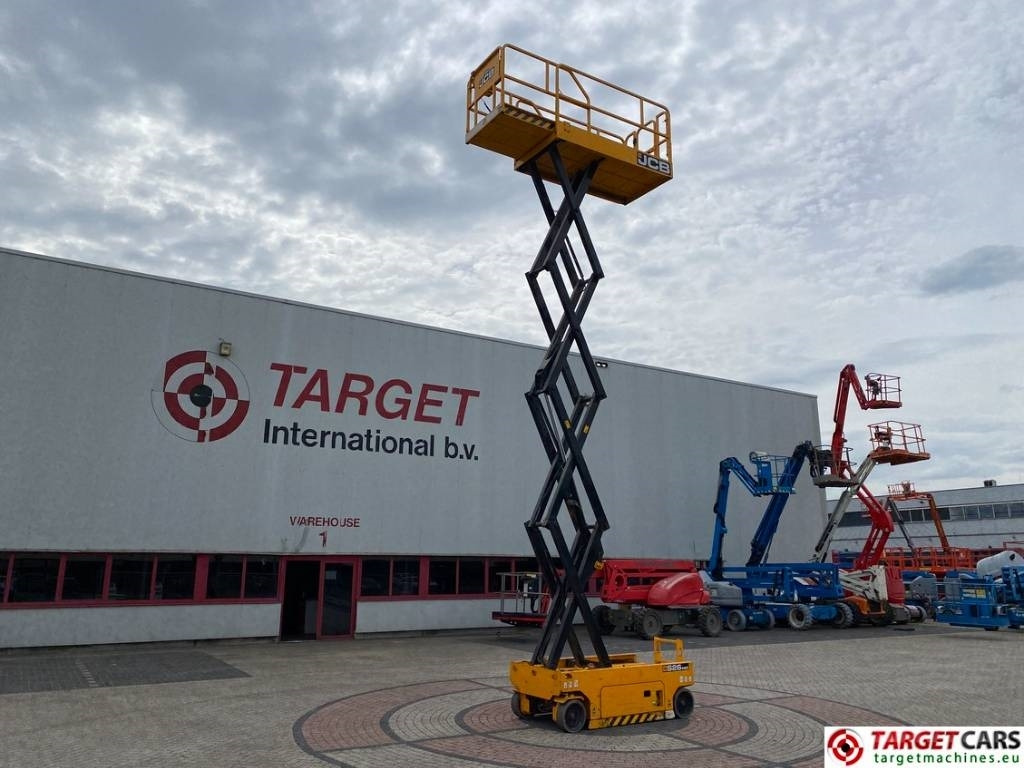 剪式升降机 JCB S2646E Electric Scissor Work Lift 990cm：图6