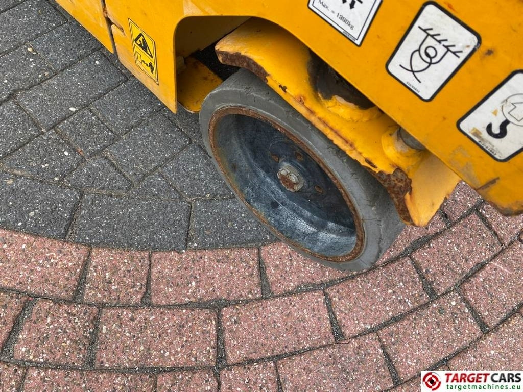 剪式升降机 JCB S2646E Electric Scissor Work Lift 990cm：图22